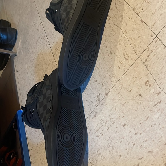 Selling LV shoes worn once as you can see - Picture 2 of 4